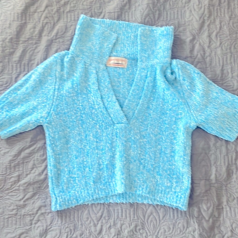 Urban Outfitters women’s small cropped sweater.  NWOT